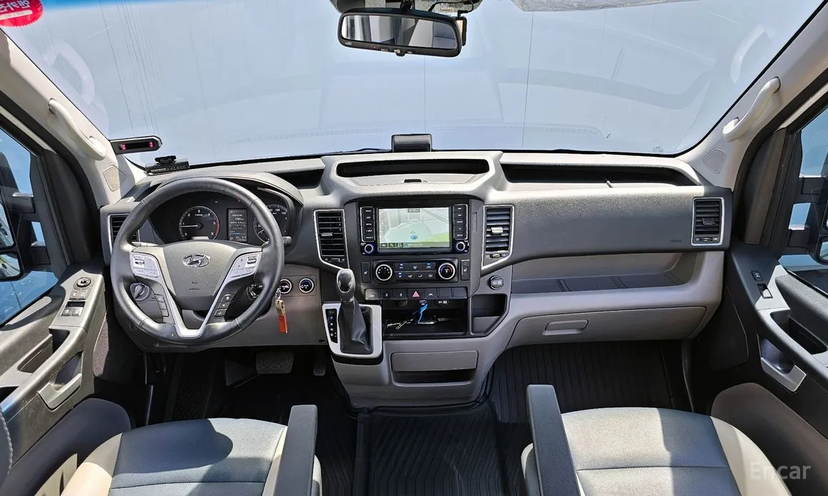 Hyundai Solati 2015 15-seater