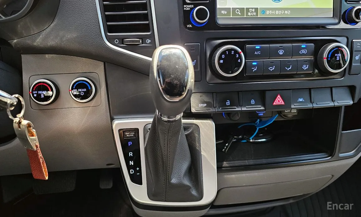 Hyundai Solati 2015 15-seater