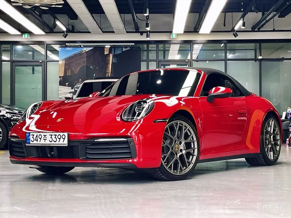 Porsche 911 2019 Carrera 4 Cabriolet