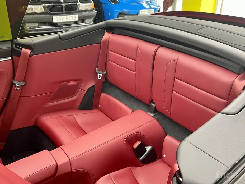 Porsche 911 2019 Carrera 4 Cabriolet