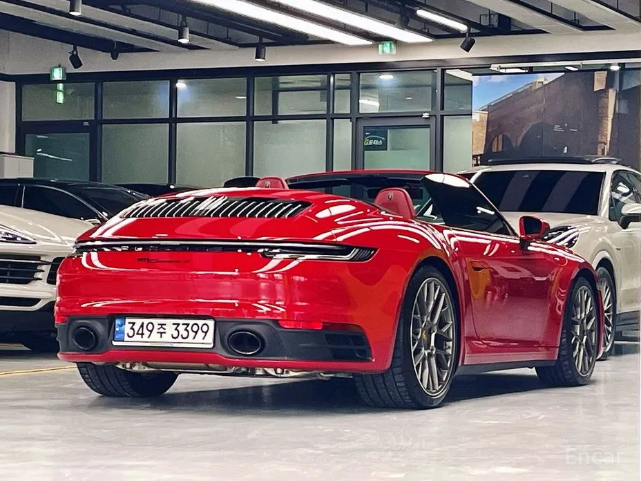 Porsche 911 2019 Carrera 4 Cabriolet