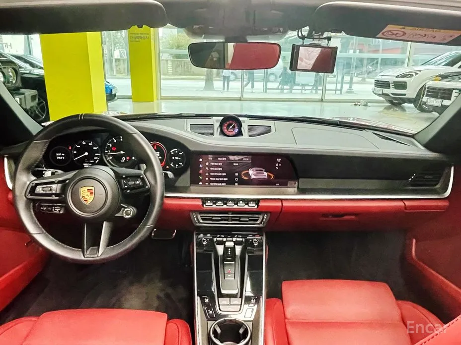 Porsche 911 2019 Carrera 4 Cabriolet