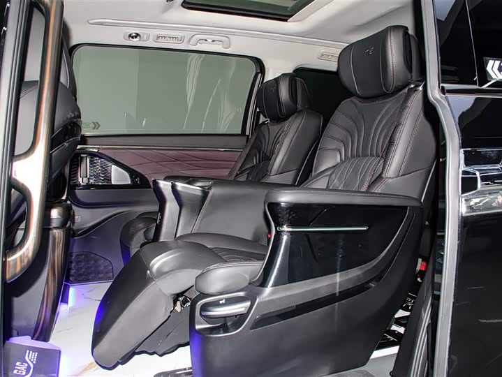 GAC Trumpchi M8 2024 2024款 大师系列 400T 至尊版