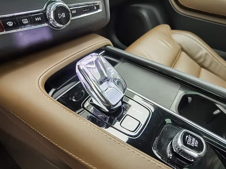 Volvo XC90 2024 2024款 B6 智雅豪华版 7座