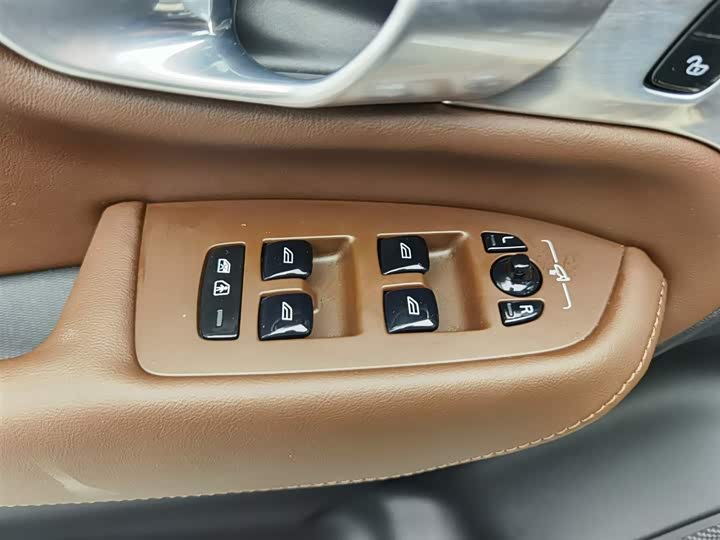 Volvo XC90 2024 2024款 B6 智雅豪华版 7座