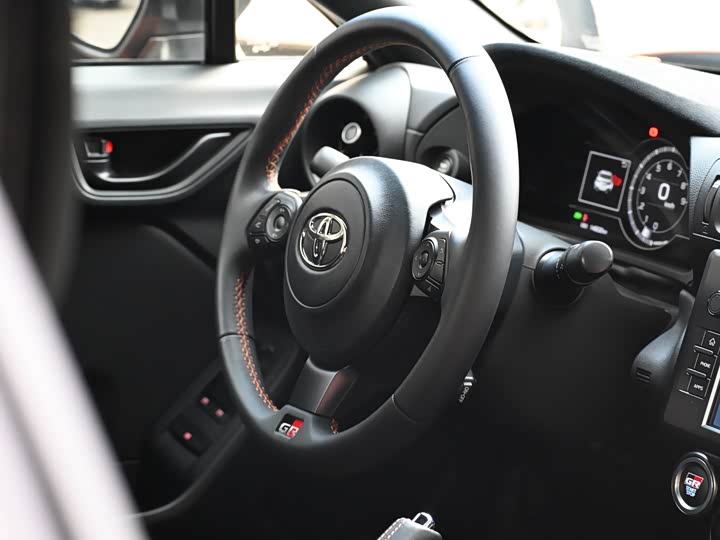 Toyota GR86 2023 2023款 GR 86 2.4L 手动十周年纪念版