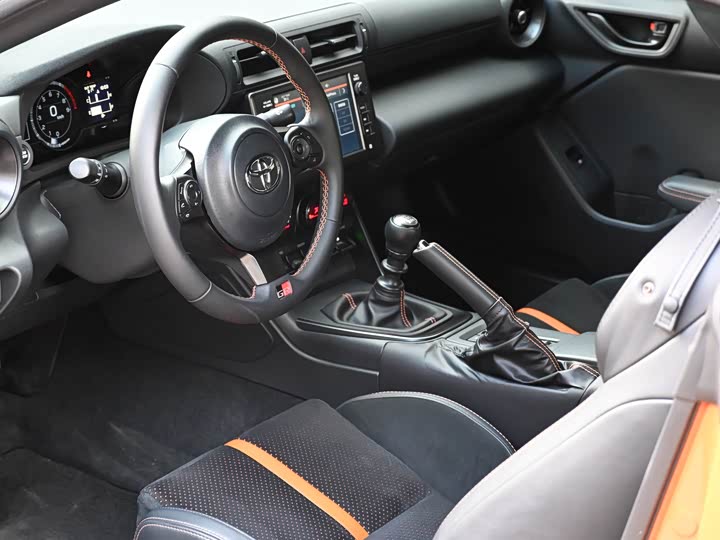 Toyota GR86 2023 2023款 GR 86 2.4L 手动十周年纪念版
