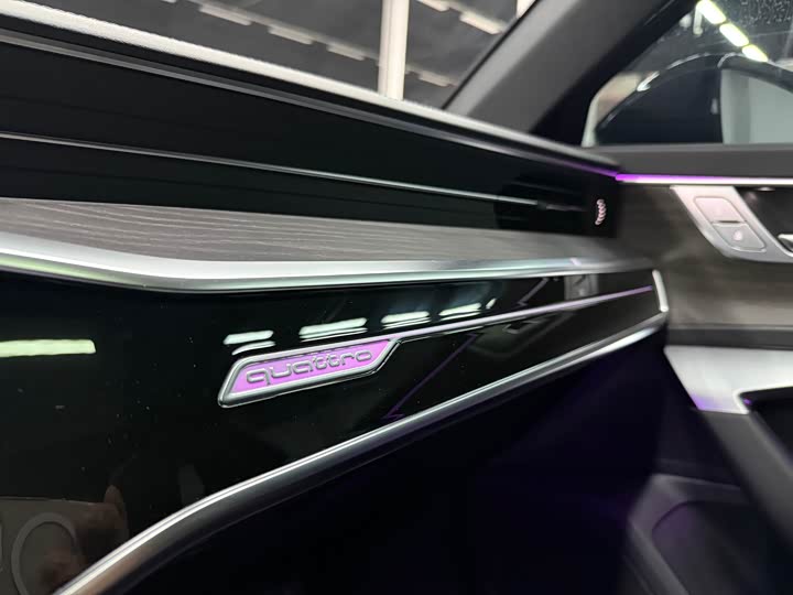 Audi A6L 2025 2025款 改款 45 TFSI quattro 臻选动感型