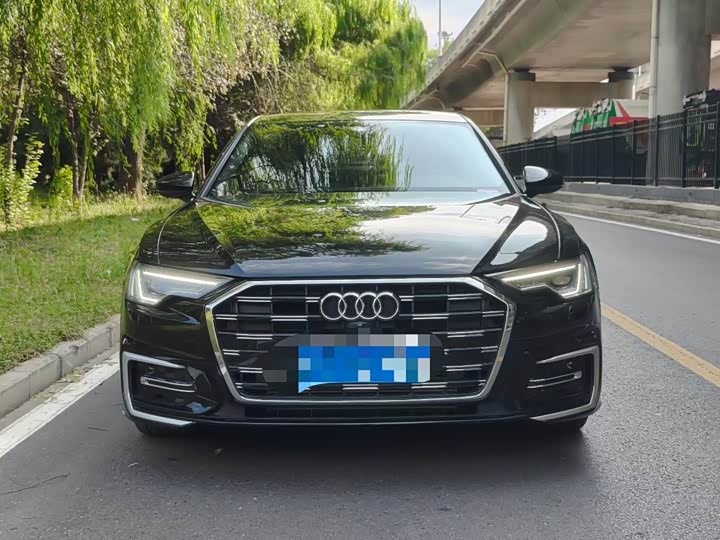 Audi A6L 2025 2025款 改款 45 TFSI quattro 臻选动感型