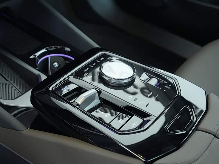 BMW i5 2024 2024款 eDrive 35L M运动套装