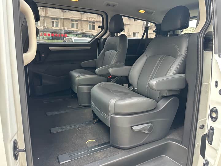 Maxus G10 2022 2022款 2.0T 自动智享版 汽油 7座