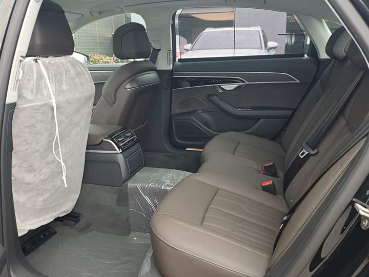 Audi A8 2025 2025款 A8L 45 TFSI quattro 豪华型