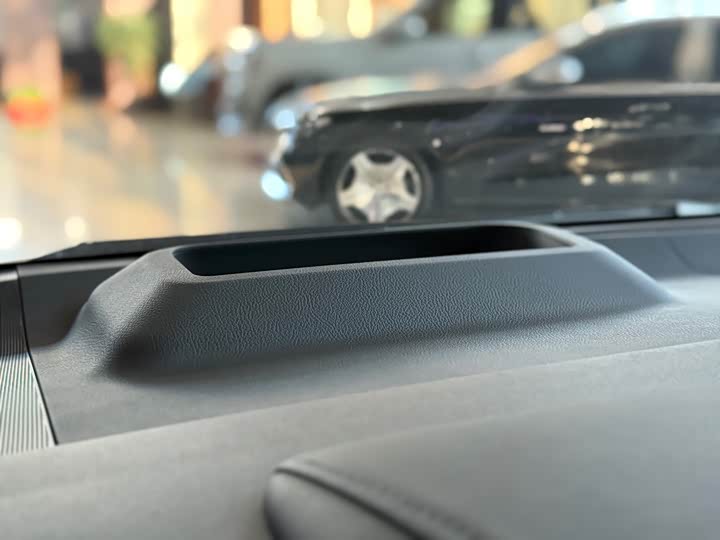 Toyota Vellfire 2024 2024款 皇冠 双擎 2.5L 至尊行政版