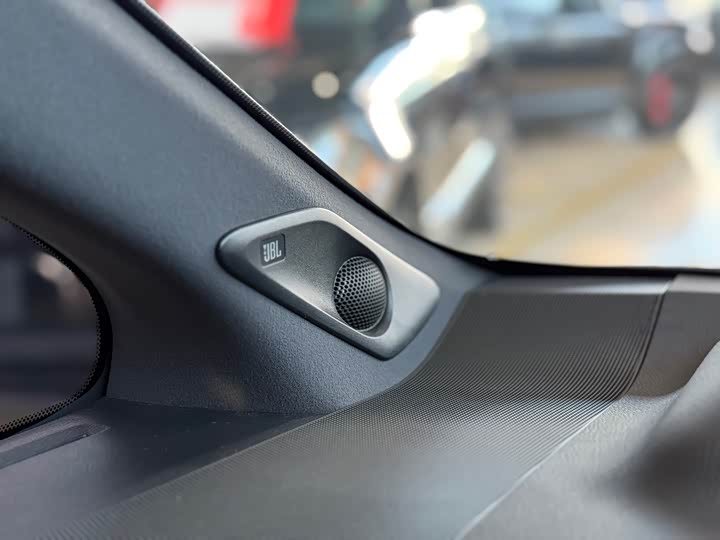 Toyota Vellfire 2024 2024款 皇冠 双擎 2.5L 至尊行政版