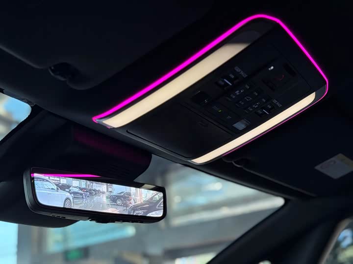 Toyota Vellfire 2024 2024款 皇冠 双擎 2.5L 至尊行政版