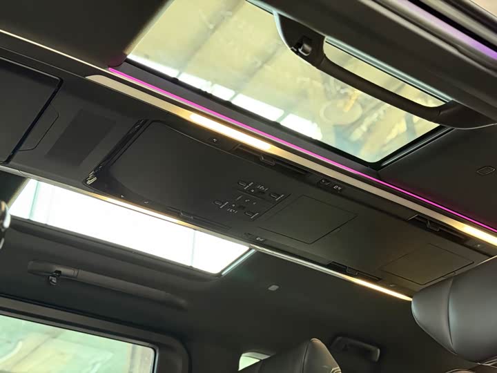 Toyota Vellfire 2024 2024款 皇冠 双擎 2.5L 至尊行政版