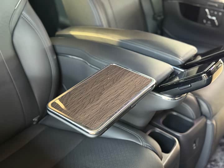 Toyota Vellfire 2024 2024款 皇冠 双擎 2.5L 至尊行政版