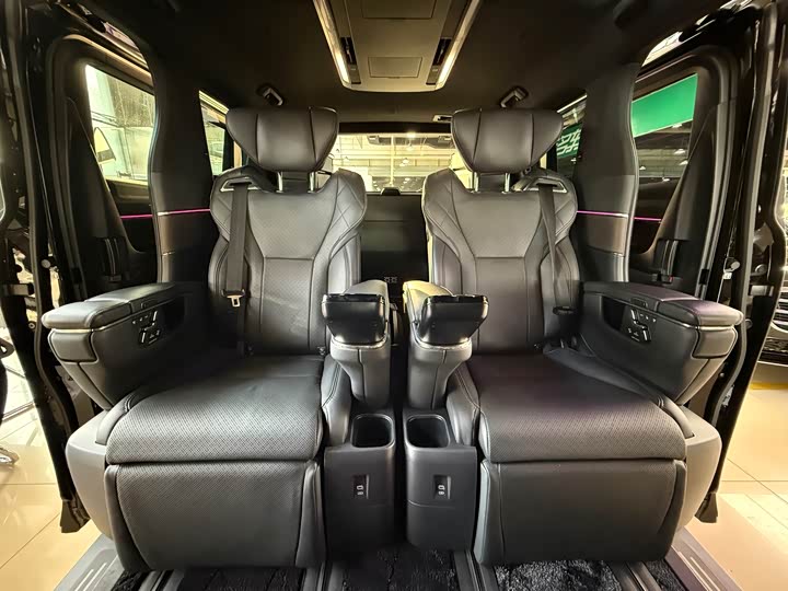 Toyota Vellfire 2024 2024款 皇冠 双擎 2.5L 至尊行政版