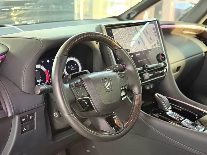 Toyota Vellfire 2024 2024款 皇冠 双擎 2.5L 至尊行政版