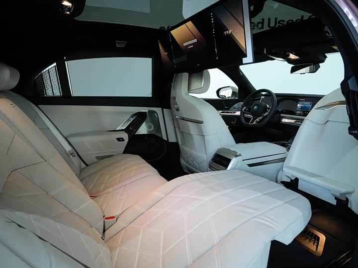 BMW i7 2023 2023款 xDrive60L M运动套装