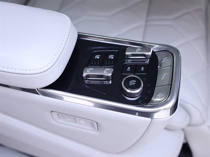 Volvo EM90 2025 2025款 Ultra 六座