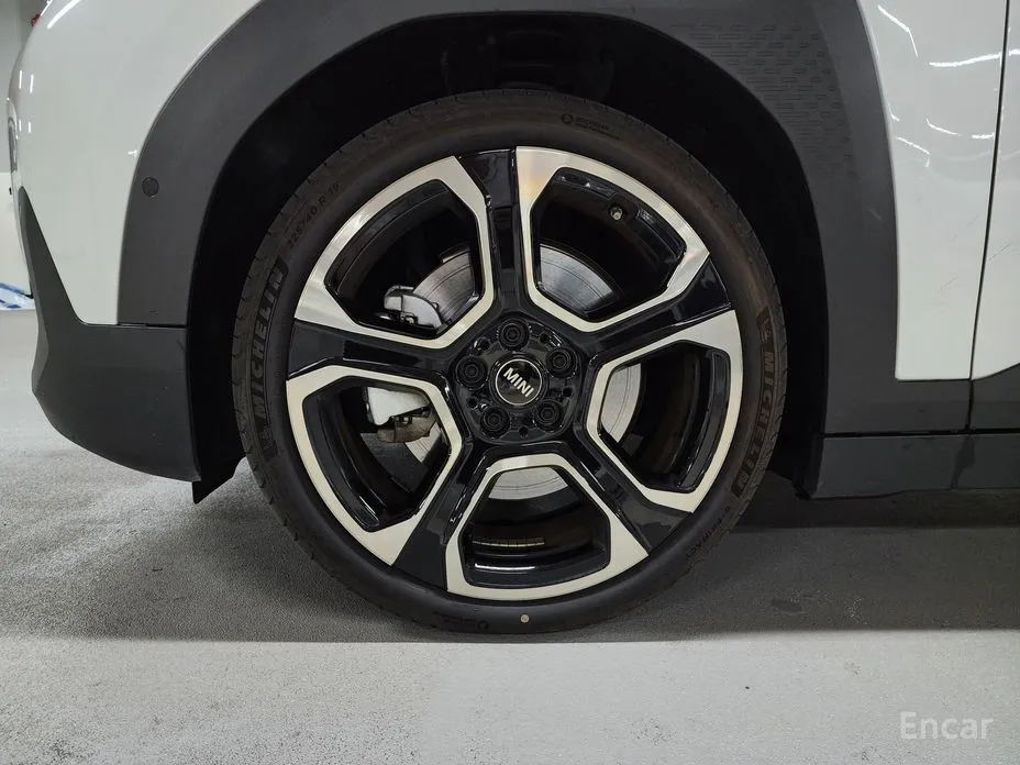 Mini Aceman 2025 SE Favoured