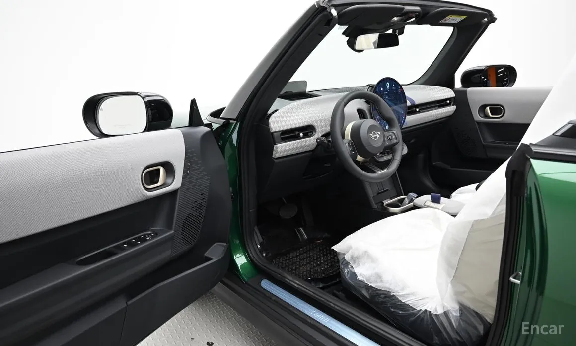 Mini Cooper Convertible 2025 Favoured