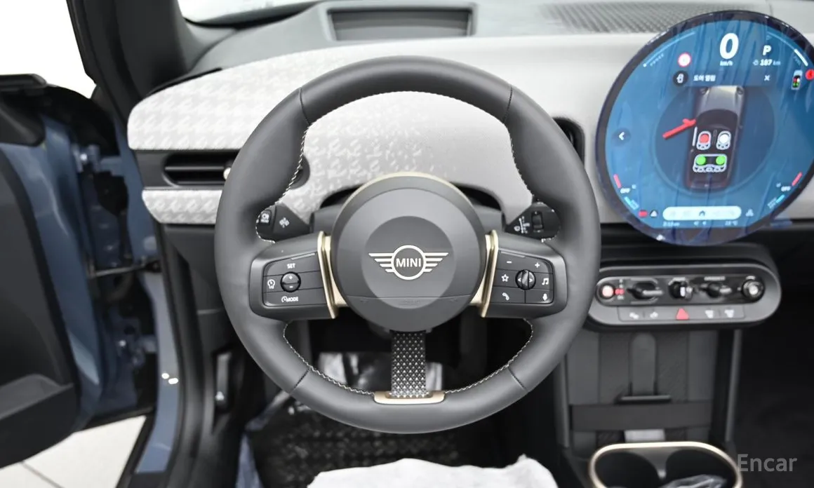 Mini Cooper Convertible 2025 Favoured