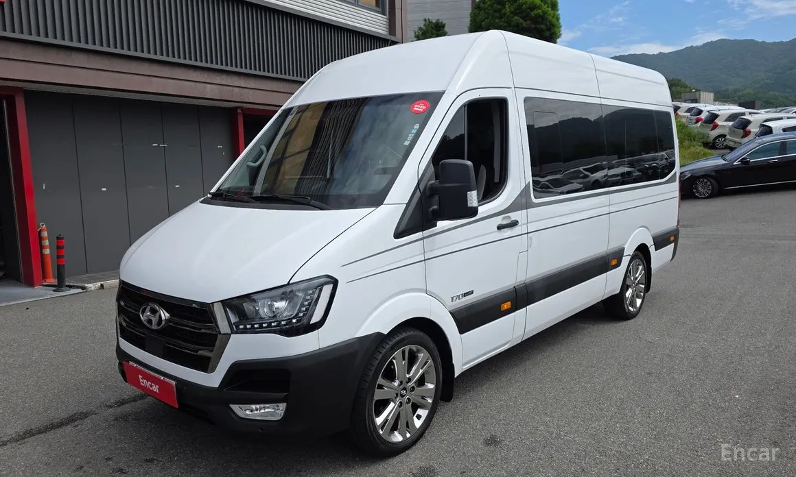 Hyundai Solati 2015 15-seater