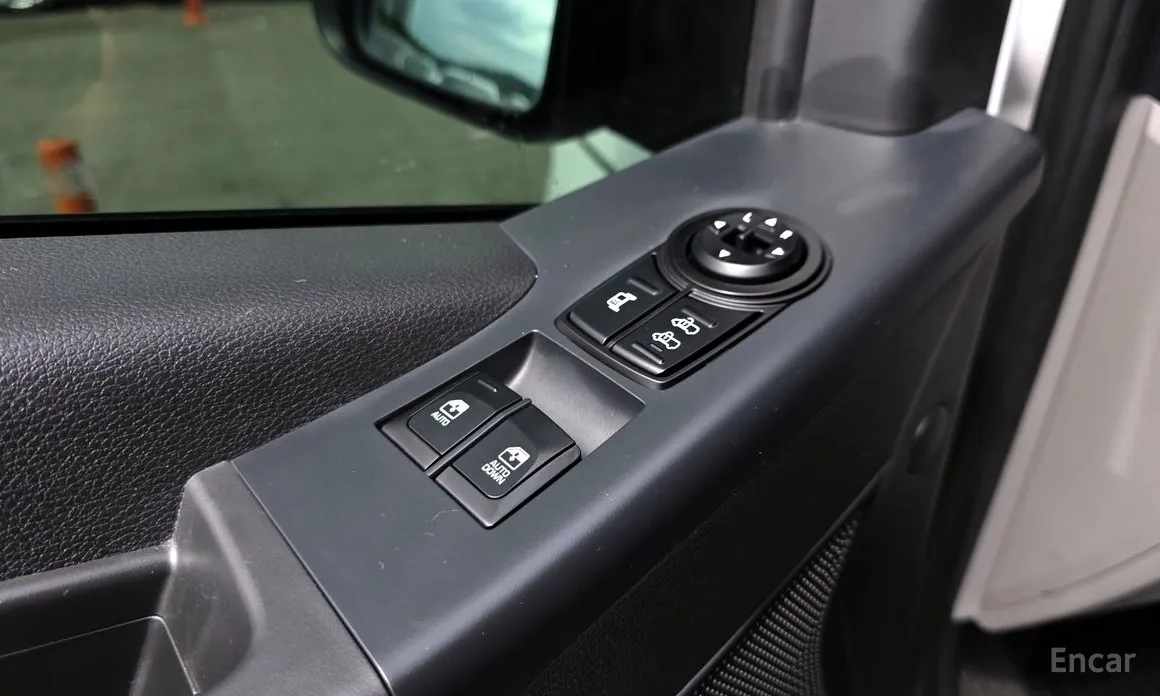 Hyundai Solati 2015 15-seater