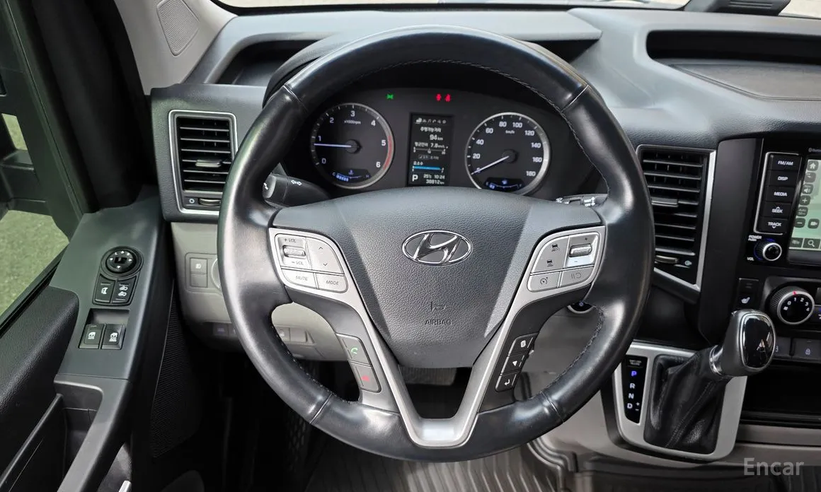 Hyundai Solati 2015 15-seater