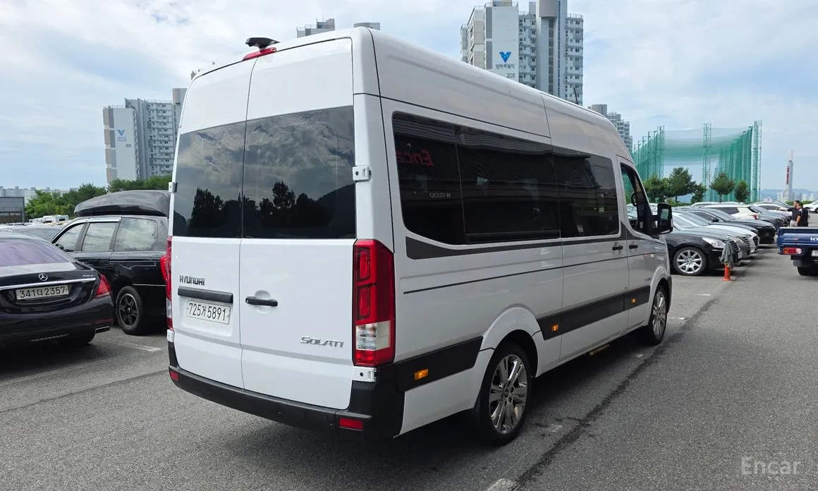 Hyundai Solati 2015 15-seater