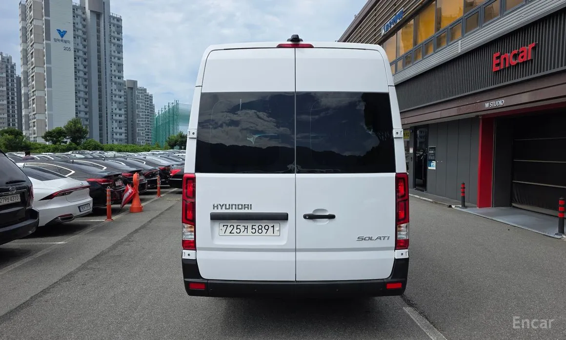 Hyundai Solati 2015 15-seater