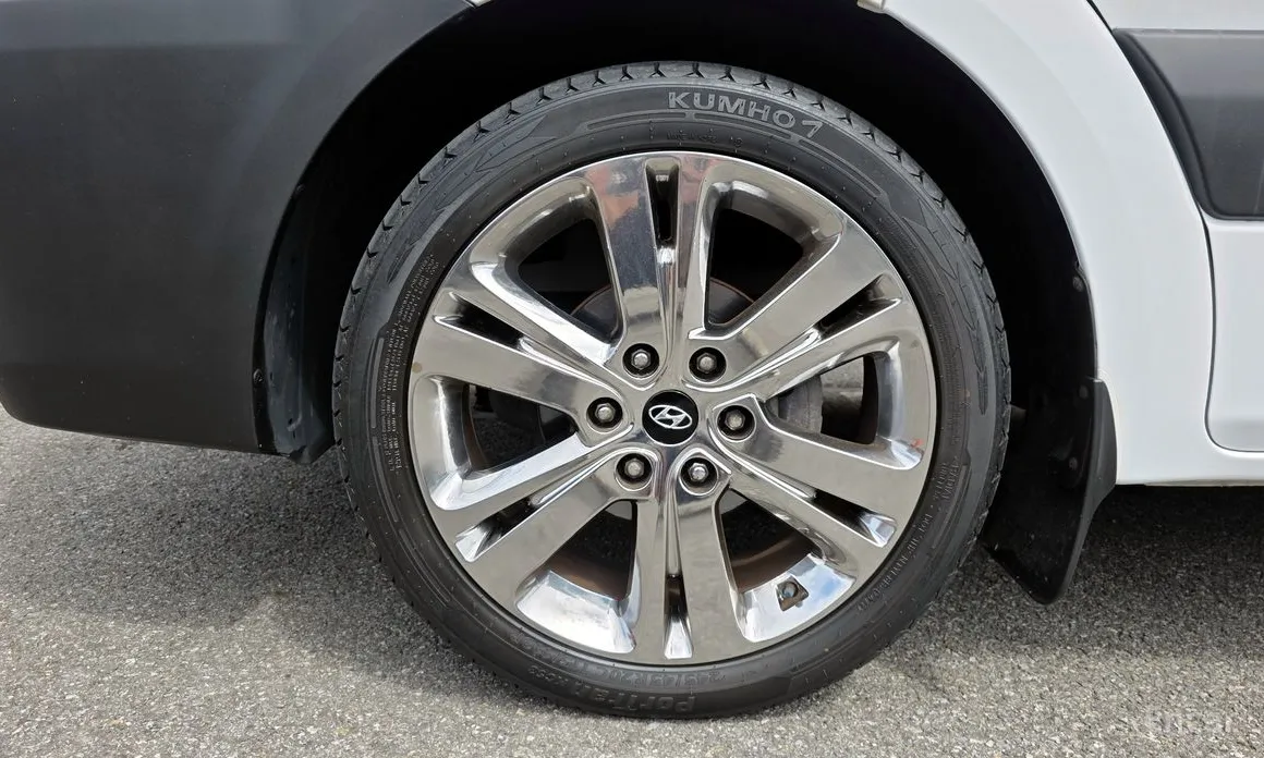 Hyundai Solati 2015 15-seater