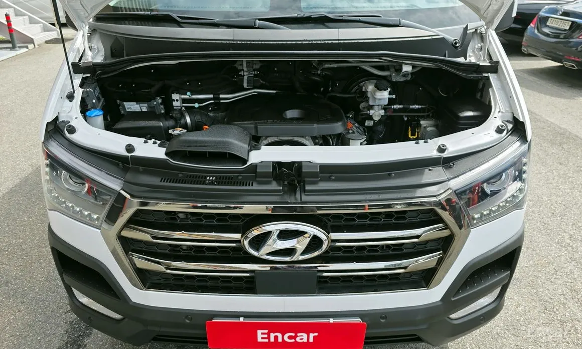 Hyundai Solati 2015 15-seater