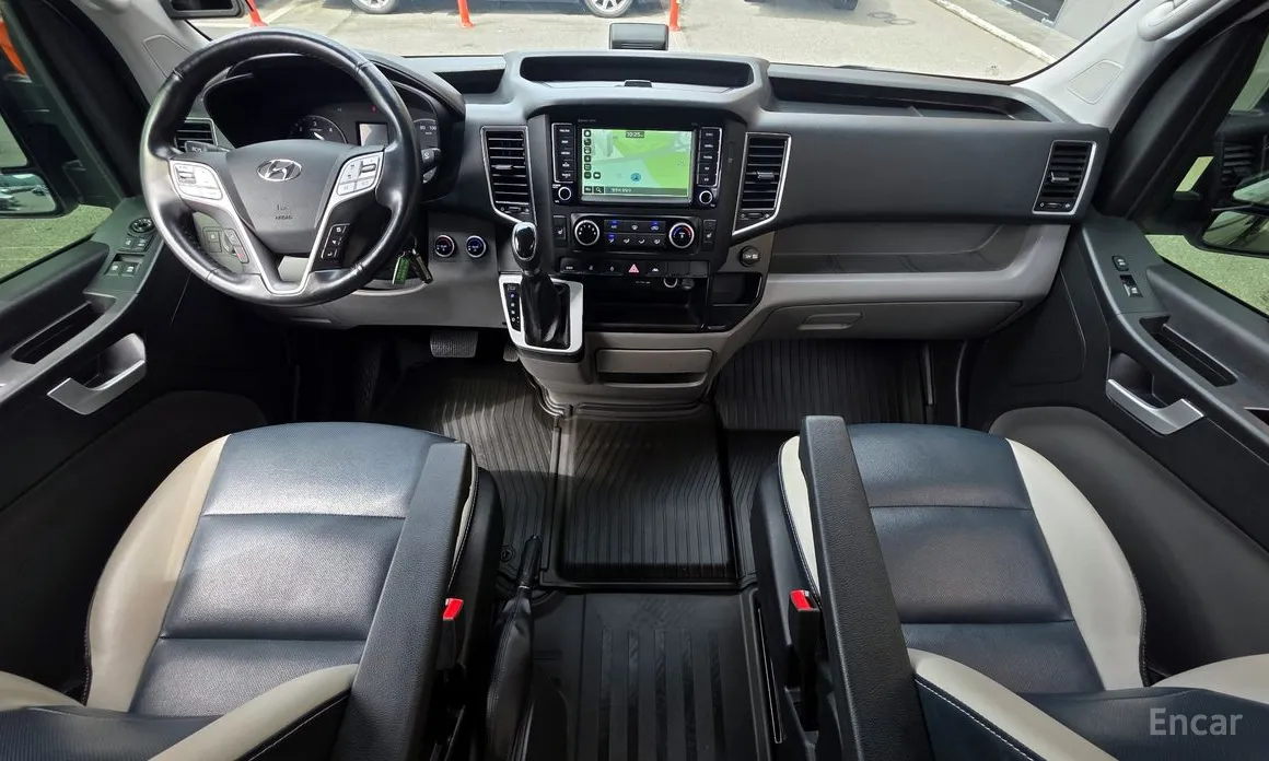 Hyundai Solati 2015 15-seater