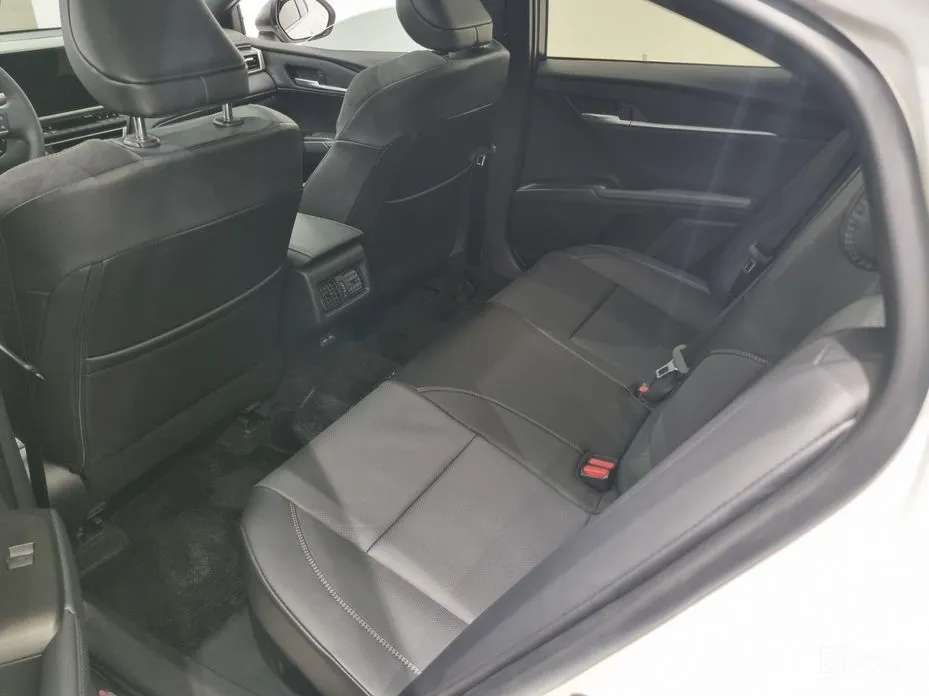 Toyota Camry 2024 2.5 XLE Hybrid