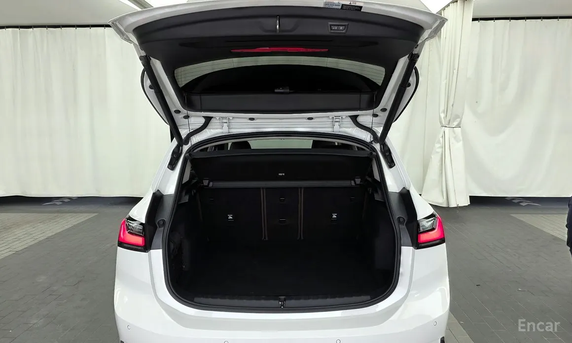 BMW 2 Series 2022 220i Advantage