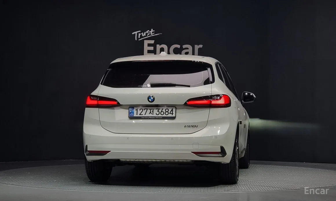 BMW 2 Series 2022 220i Advantage