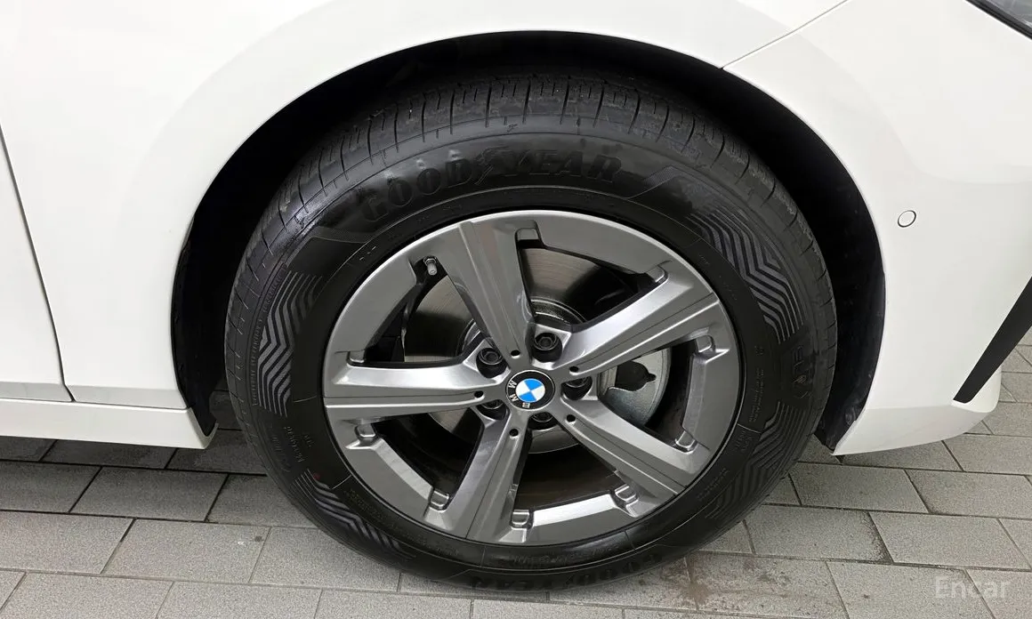 BMW 2 Series 2022 220i Advantage