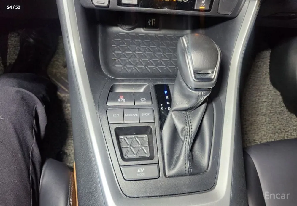 Toyota RAV4 2019 2.5 2WD Hybrid XLE