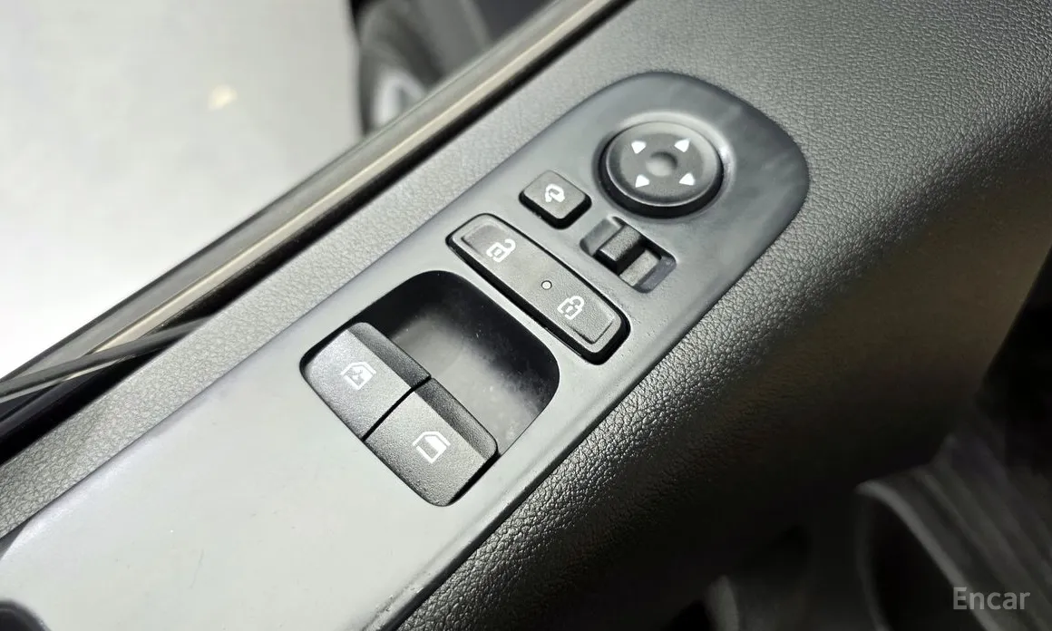 Hyundai Staria 2021 4WD Tourer 11-Seater