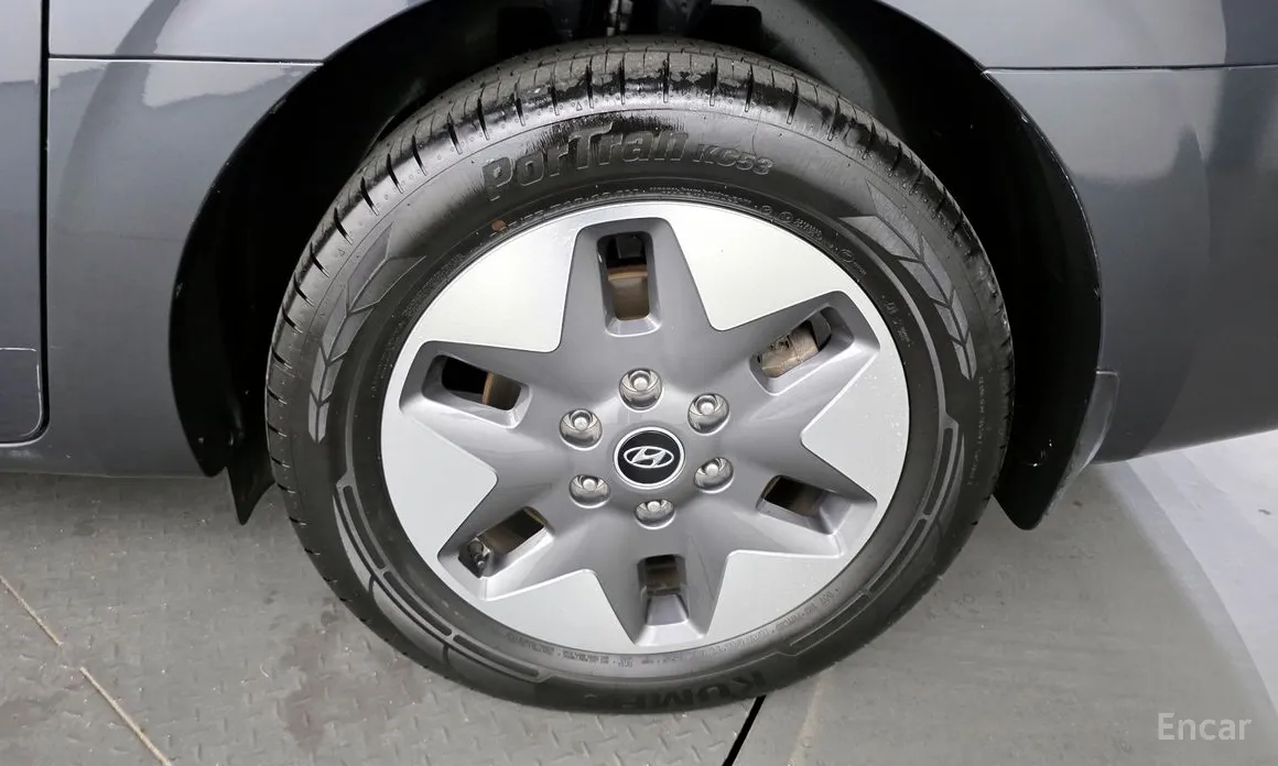 Hyundai Staria 2021 4WD Tourer 11-Seater