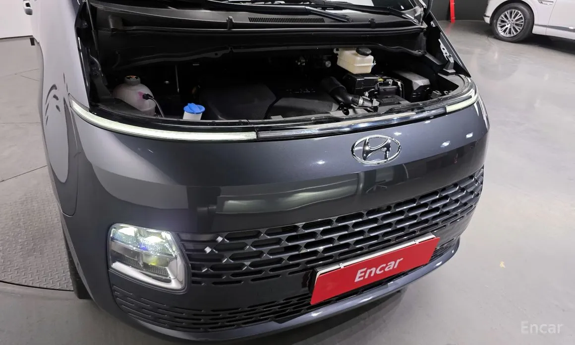 Hyundai Staria 2021 4WD Tourer 11-Seater