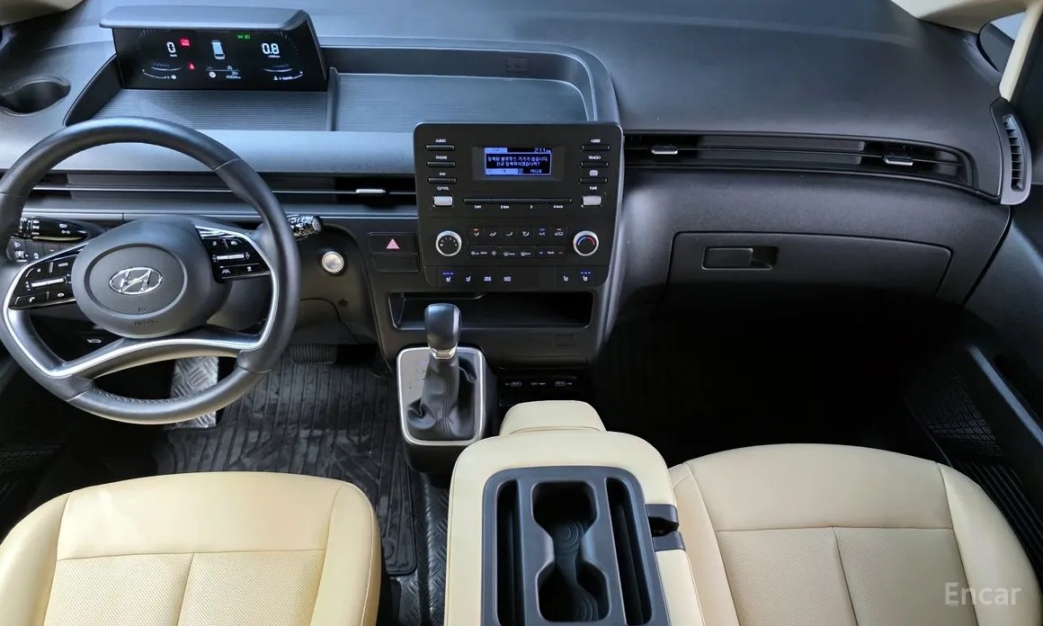 Hyundai Staria 2021 4WD Tourer 11-Seater