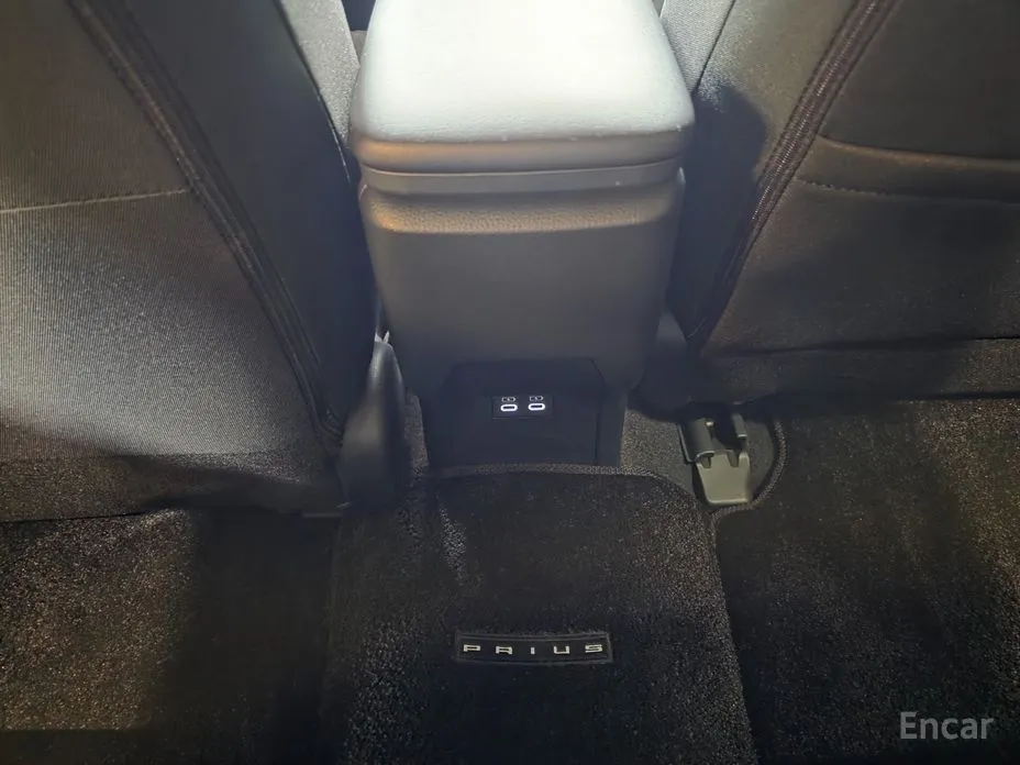 Toyota Prius 2023 2.0 PHEV SE