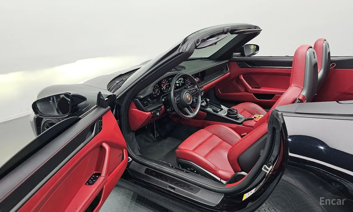 Porsche 911 2019 Carrera 4 GTS Cabriolet