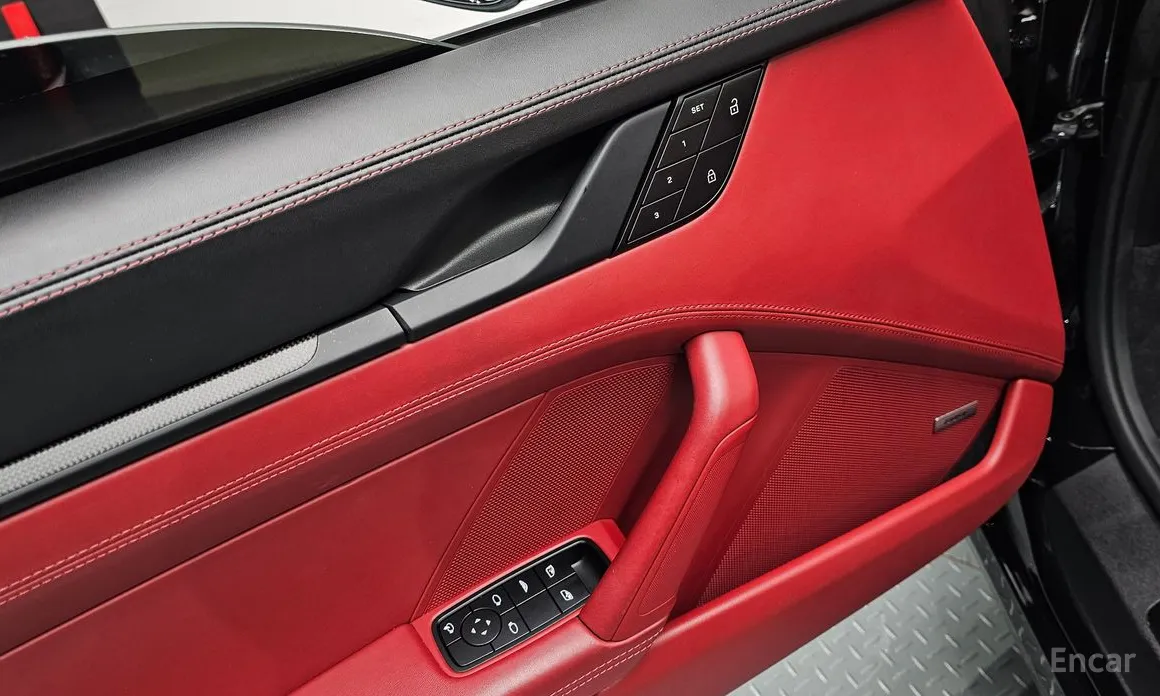 Porsche 911 2019 Carrera 4 GTS Cabriolet