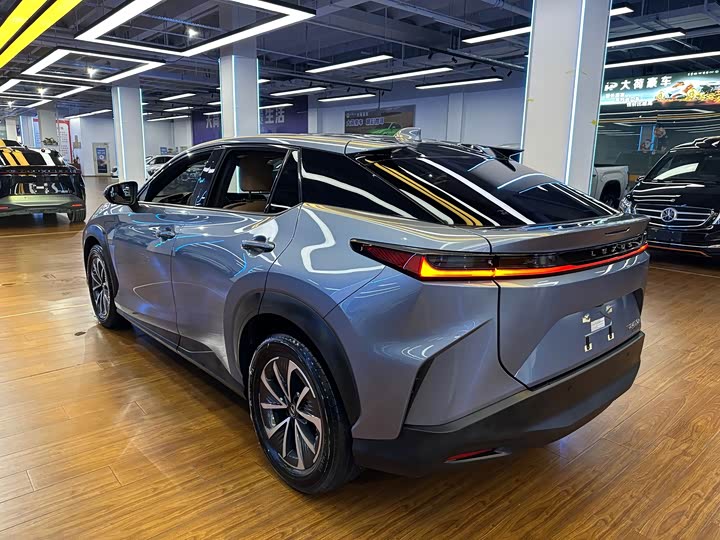 Lexus RZ 2023 2023款 450e 四驱纵享版