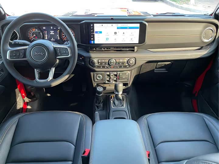Jeep Wrangler 2024 2024款 2.0T 撒哈拉四门版